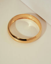 Load image into Gallery viewer, Enza Large Bangle: Gold