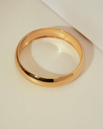 Enza Large Bangle: Gold