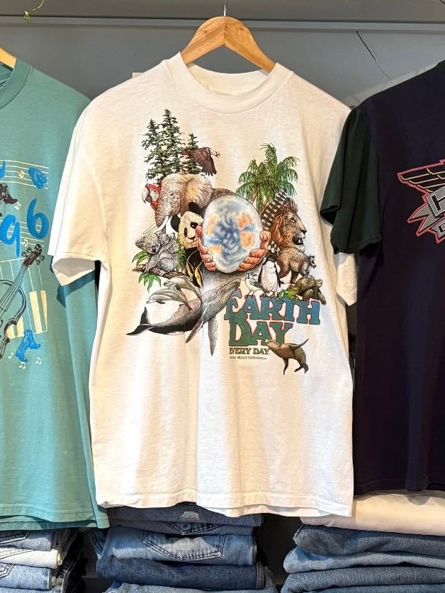 BNG 80s Earth Day Nature Graphic Tee [L/XL]