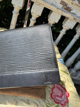 Load image into Gallery viewer, LOUIS VUITTON Vintage Black Epi Honfleur Bag