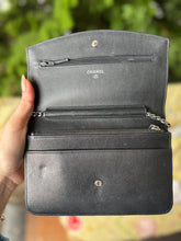 Load image into Gallery viewer, CHANEL 00&#39;s Chanel Pochette Caviar Wallet on Chain