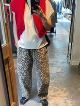 Load image into Gallery viewer, Arc Pants - Leopard