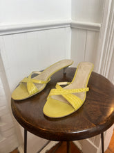 Load image into Gallery viewer, VTG Green Leather Kitten Heels [10]