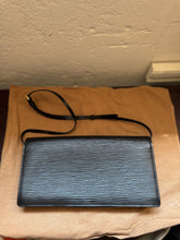 Load image into Gallery viewer, LOUIS VUITTON Vintage Black Epi Honfleur Bag