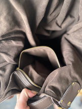 Load image into Gallery viewer, LOUIS VUITTON 00&#39;s Mahina L Hobo Taupe