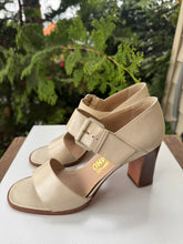 Load image into Gallery viewer, Ferragamo Cream Leather Sandal [7]