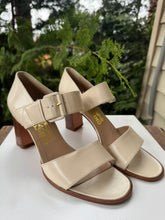 Load image into Gallery viewer, Ferragamo Cream Leather Sandal [7]