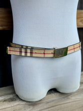 Load image into Gallery viewer, BURBERRY Vintage Nova Check Belt
