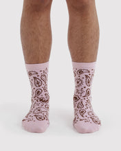 Load image into Gallery viewer, Crew Sock - Paisley Pink