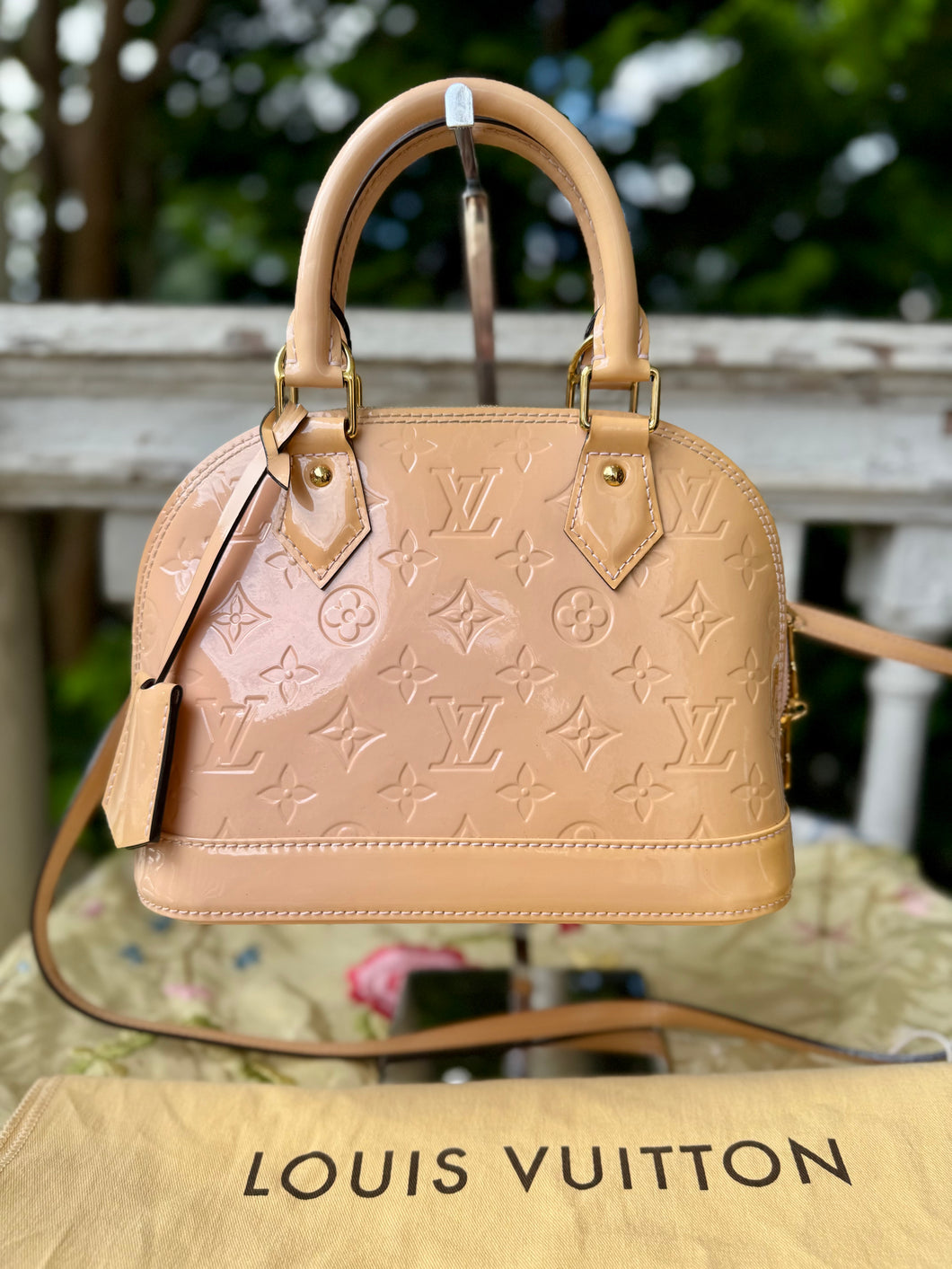 LOUIS VUITTON Vernis Alma BB