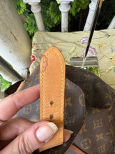 Load image into Gallery viewer, LOUIS VUITTON VTG Montsouris GM Backpack