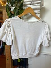 Load image into Gallery viewer, VTG White Floral Crop Top [M] [as is]