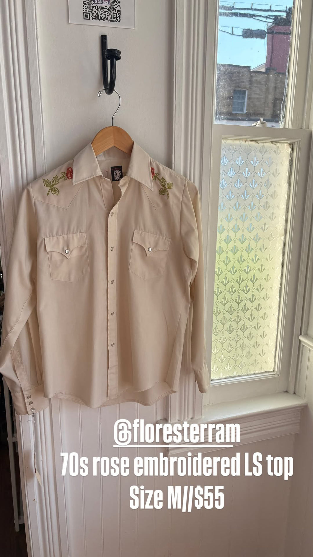 FT 70's rose embr. ls top [M]