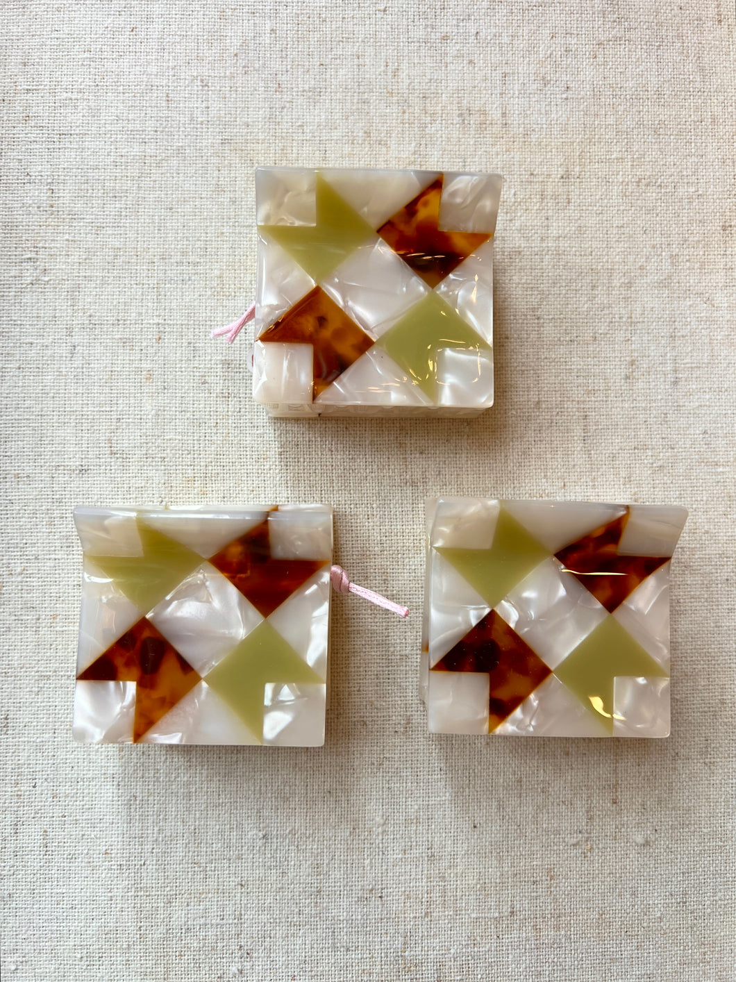 Ribbon Quilt Claw: XS