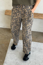 Load image into Gallery viewer, Arc Pants - Leopard