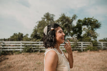 Load image into Gallery viewer, Lace Claw: Cream