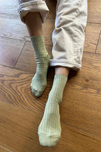 Load image into Gallery viewer, Her Socks: Avocado