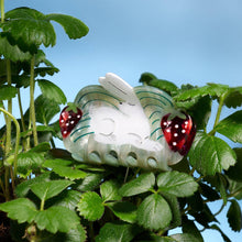Load image into Gallery viewer, Strawberry Fields Claw
