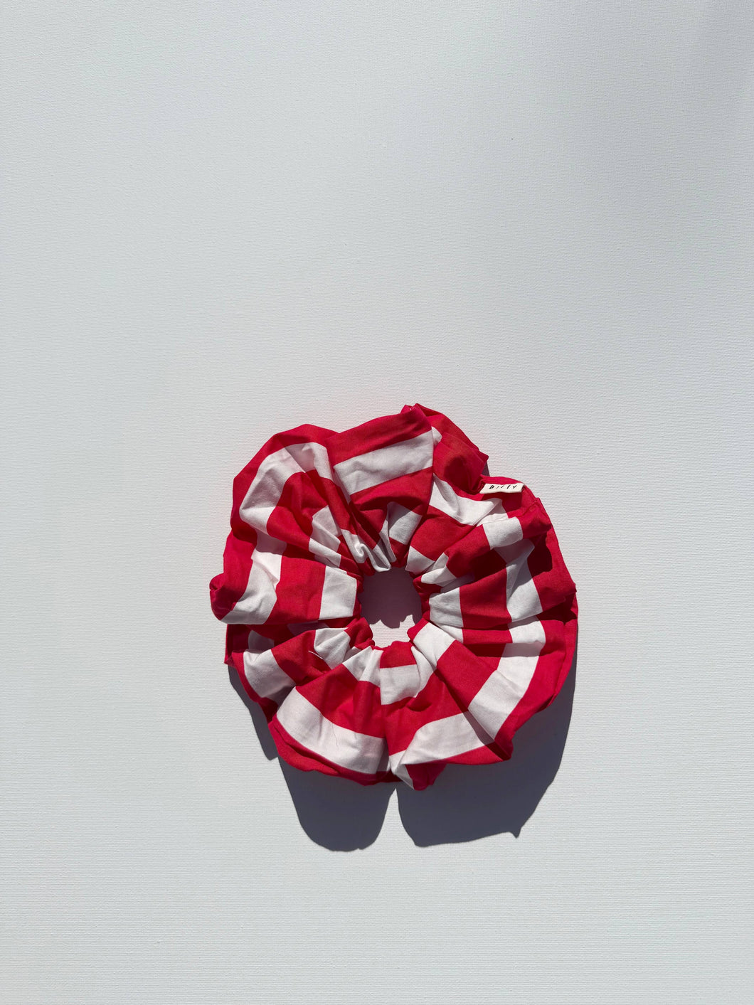 XL AWNING STRIPE SCRUNCHIE: RED APPLE