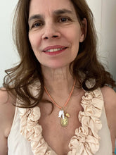 Load image into Gallery viewer, Rose Necklace