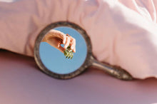 Load image into Gallery viewer, Illuminated Mini Claw: Jade