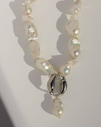 Spiral Vegan Pearl Necklace: Silver