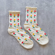 Load image into Gallery viewer, Tulip Flower Socks: Ivory