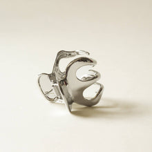 Load image into Gallery viewer, Metal Hair Claw Clip | Silver