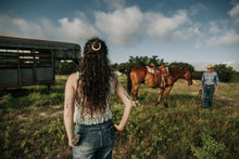 Load image into Gallery viewer, Horseshoe Clip: White