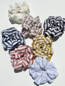 STRIPE BUBBLE SCRUNCHIES: SAND