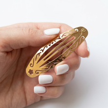 Load image into Gallery viewer, Filigree Cutout Metal Snap Hair Clips 4 Pack: Gold