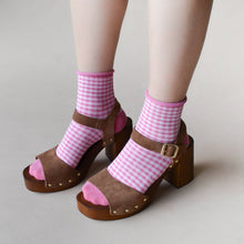 Load image into Gallery viewer, Picnic Mid Crew Socks: Pink