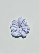 Load image into Gallery viewer, STRIPE BUBBLE SCRUNCHIES: WHITE