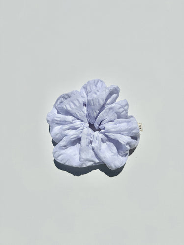STRIPE BUBBLE SCRUNCHIES: WHITE