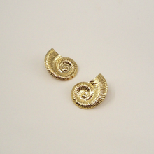 Load image into Gallery viewer, Mari Studs