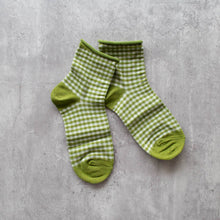 Load image into Gallery viewer, Picnic Mid Crew Socks: Olive